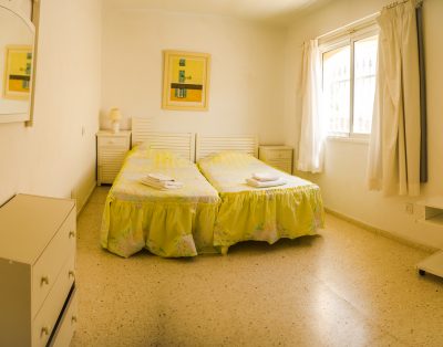 Villa with private swimming pool First line CS93