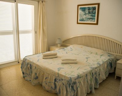 Villa with private swimming pool First line CS93