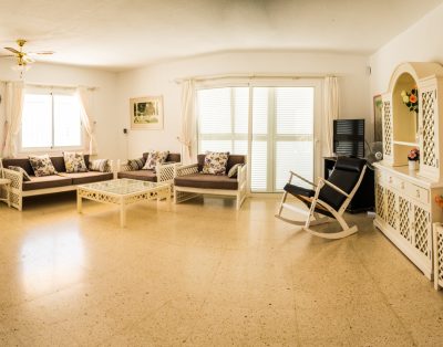 Villa with private swimming pool First line CS93