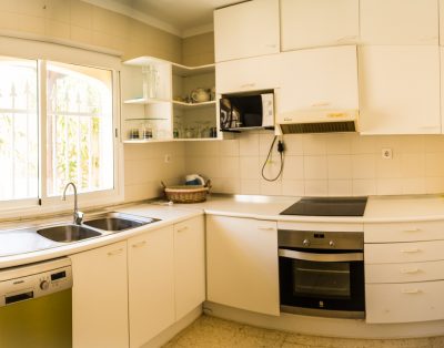 Villa with private swimming pool First line CS93